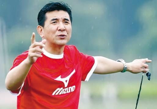 四百比两千，第一营的士兵不得不面对五倍于自己的敌人，尽管他们背后拥有强大的远程和空中火力支持，但毕竟众寡悬殊。